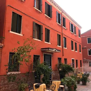Marin Apartahotel