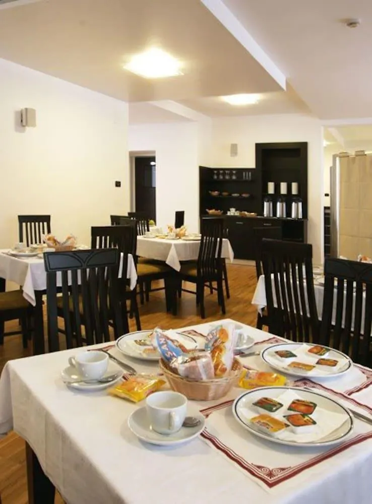 Hotel Mary Velence 3*,  Olaszország